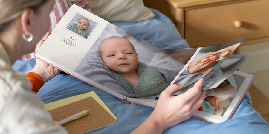 En öppen fotobok till barn från önskefoto med text som visar hur man kan skapa egen barnbok med personliga detaljer.