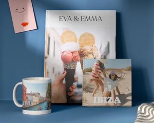 Ett urval personliga önskefoto fotogåvor, inklusive en mugg med en semesterbild och väggkonst med två bästa vänner, som inspiration till vänskapspresenter till din bästa vän.