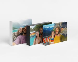 Tre fotoblock med selfies från en parresa