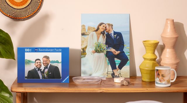 Personliga bröllopspresenter från önskefoto – väggdekorationer, en fotomugg och ett fotopussel.