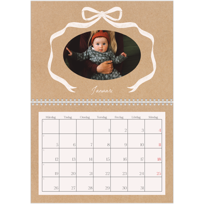 Fotokalender A3 Klassisk (30 x 40 cm) — Kraft och rosett [Januari]