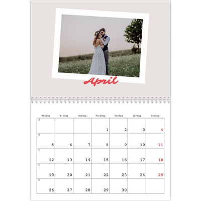Fotokalender A3 Klassisk (30 x 40 cm) — Signerad i karmosin [April]