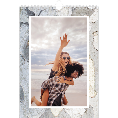 Fotokalender A4 Enkel (20 x 30 cm) — Bakgrund i bark [omslag]