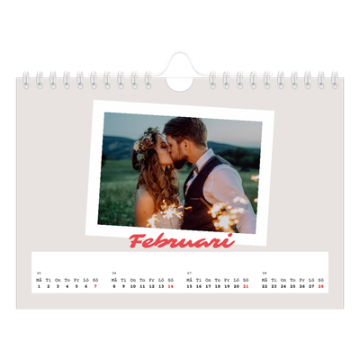 Fotokalender A5 Enkel — Signerad i karmosin [Februari]