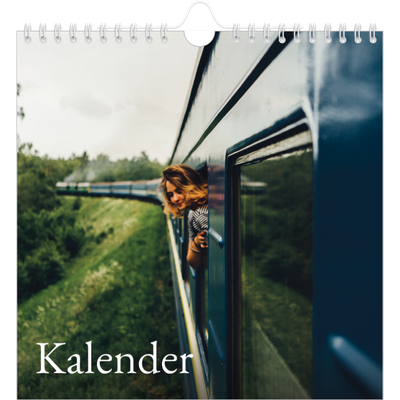 Årskalender kvadratisk — Enkel serif-teckensnitt [omslag]