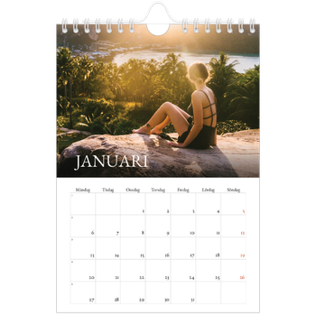 Fotokalender A5 Enkel — Enkel serif-teckensnitt
