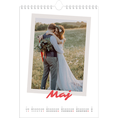 Fotokalender A4 Enkel (20 x 30 cm) — Signerad i karmosin [Maj]