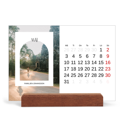 Skrivbordskalender med träställ - Liggande  — Det öppna valvet [omslag]