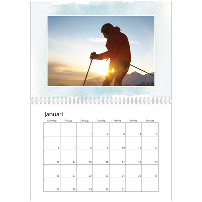 Fotokalender A3 Klassisk (30 x 40 cm) — Akvareller i bakgrunden [Januari]