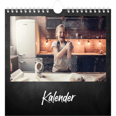 Årskalender kvadratisk — Svart tavla [omslag]
