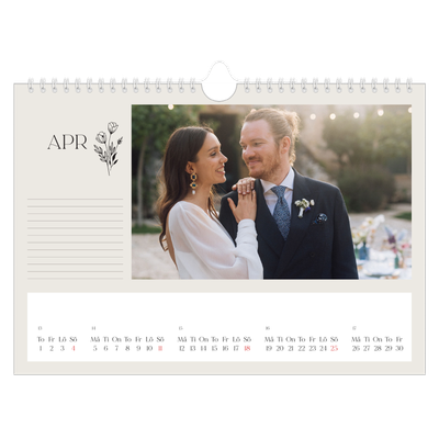 Fotokalender A4 Enkel — Initialer i blom [April]