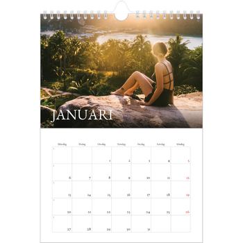 Fotokalender A4 Enkel — Enkel serif-teckensnitt