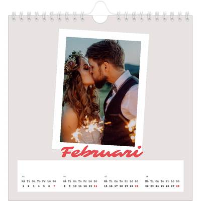 Årskalender kvadratisk — Signerad i karmosin [Februari]