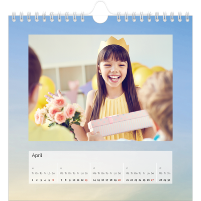 Årskalender kvadratisk — Moln [April]