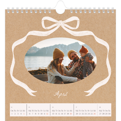 Årskalender kvadratisk — Kraft och rosett [April]