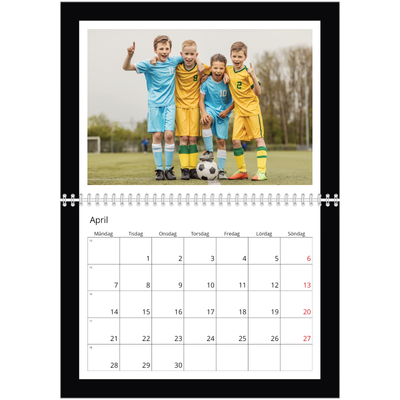 Fotokalender A3 Klassisk (30 x 40 cm) — Svart bakgrund [April]