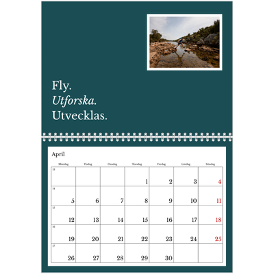 Fotokalender A3 Klassisk (30 x 40 cm) — Redaktionell Jord [April]