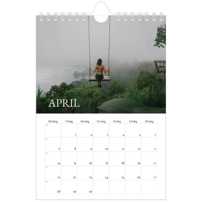 Fotokalender A5 Enkel — Enkel serif-teckensnitt [April]