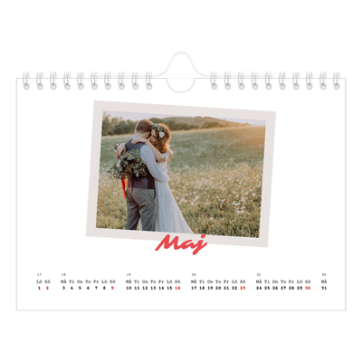 Fotokalender A5 Enkel — Signerad i karmosin [Maj]