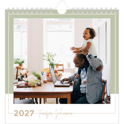 Årskalender kvadratisk — Kalender i naturfärger [omslag]