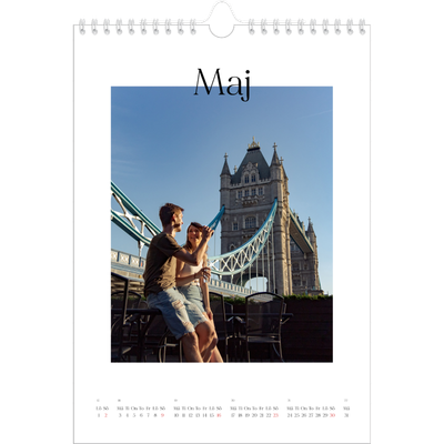 Fotokalender A4 Enkel (20 x 30 cm) — Min reseskildring [Maj]