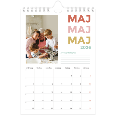 Fotokalender A5 Enkel — Färgglada typsnitt [omslag]