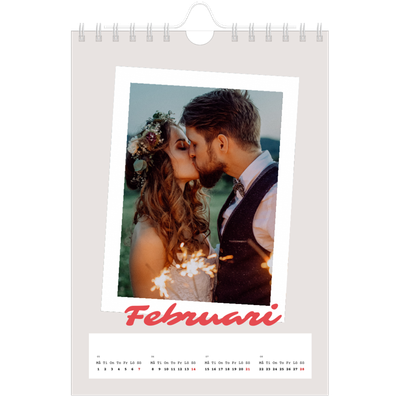Fotokalender A5 Enkel — Signerad i karmosin [Februari]