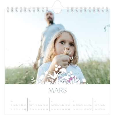Årskalender kvadratisk — Blommotiv [Mars]