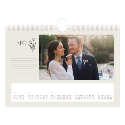 Fotokalender A5 Enkel — Initialer i blom [April]
