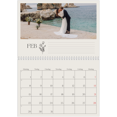 Fotokalender A3 Klassisk (30 x 40 cm) — Initialer i blom [Februari]
