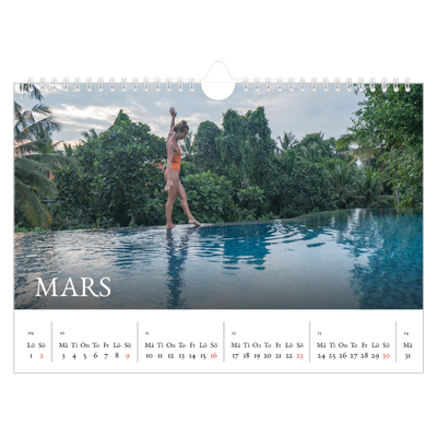 Fotokalender A4 Enkel — Enkel serif-teckensnitt [Mars]