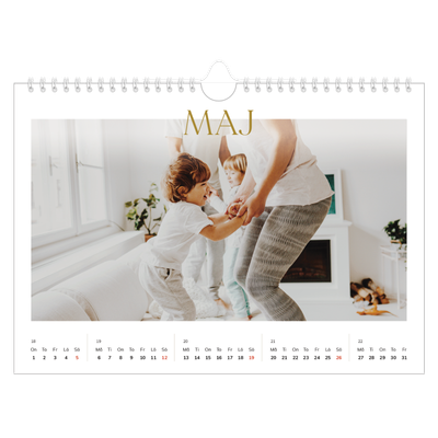 Fotokalender A4 Enkel — Stort teckensnitt i guld [omslag]