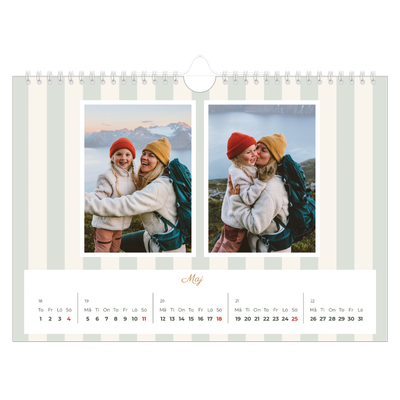 Fotokalender A4 Enkel — Skrift och ränder [omslag]