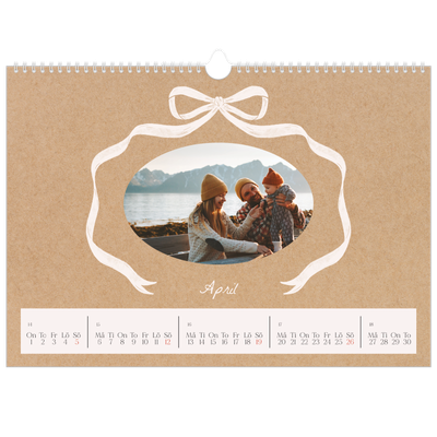 Fotokalender A3 Enkel — Kraft och rosett [April]