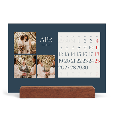 Skrivbordskalender med träställ - Liggande  — Skiffer & seriffer [April]