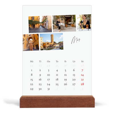 Skrivbordskalender med träställ - Stående — Stadssemester (vit) [Mars]