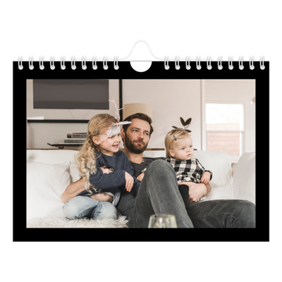 Fotokalender A5 Enkel — Svart ram [omslag]