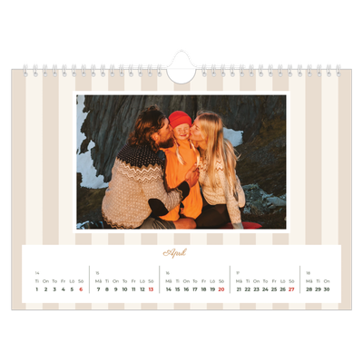 Fotokalender A4 Enkel — Skrift och ränder [April]