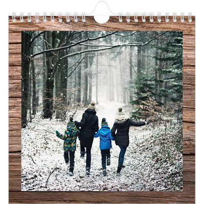 Årskalender kvadratisk — Paneler i trä [omslag]