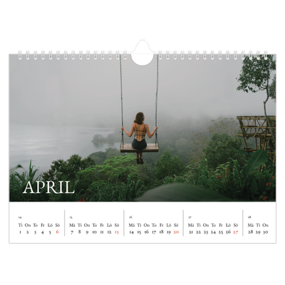 Fotokalender A4 Enkel — Enkel serif-teckensnitt [April]