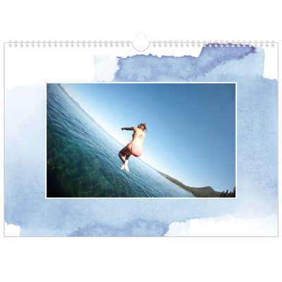 Fotokalender A3 Enkel — Akvareller i bakgrunden [omslag]