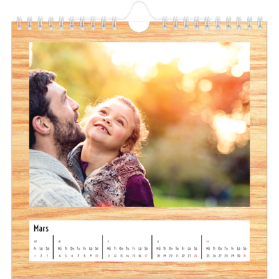 Årskalender kvadratisk — Paneler i trä [Mars]