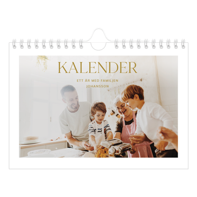 Fotokalender A5 Enkel — Stort teckensnitt i guld [omslag]