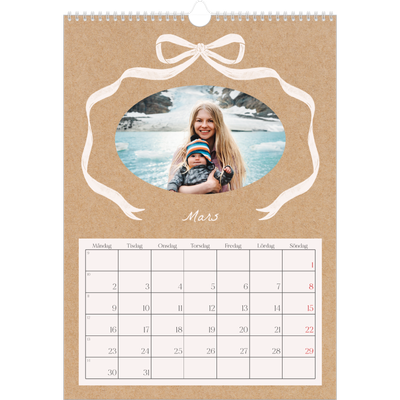 A3 Årskalender — Kraft och rosett [Mars]