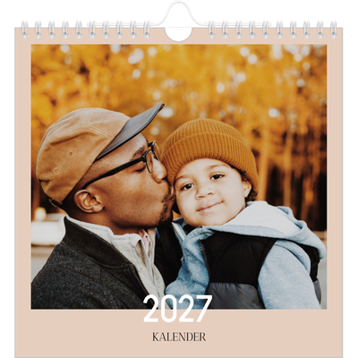 Årskalender kvadratisk — Överlappande text [omslag]