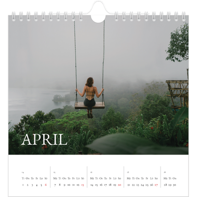 Årskalender kvadratisk — Enkel serif-teckensnitt [April]