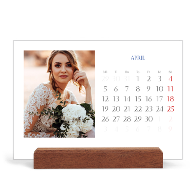 Skrivbordskalender med träställ - Liggande  — Koboltklassiker [April]