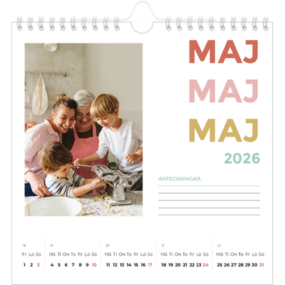 Årskalender kvadratisk — Färgglada typsnitt [omslag]