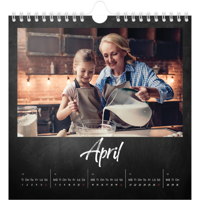 Årskalender kvadratisk — Svart tavla [April]