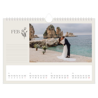 Fotokalender A4 Enkel — Initialer i blom [Februari]